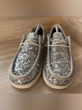 Hey Dude Wendy Women's 8 Silver Disco Sequin Casual Shoes Slip On 42695-13R